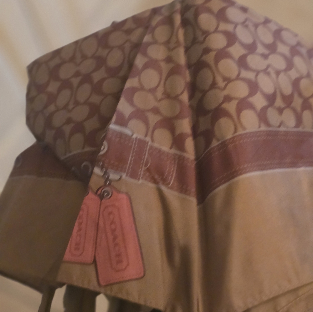 Coach Signature Pattern Umbrella - Picture 10 of 10